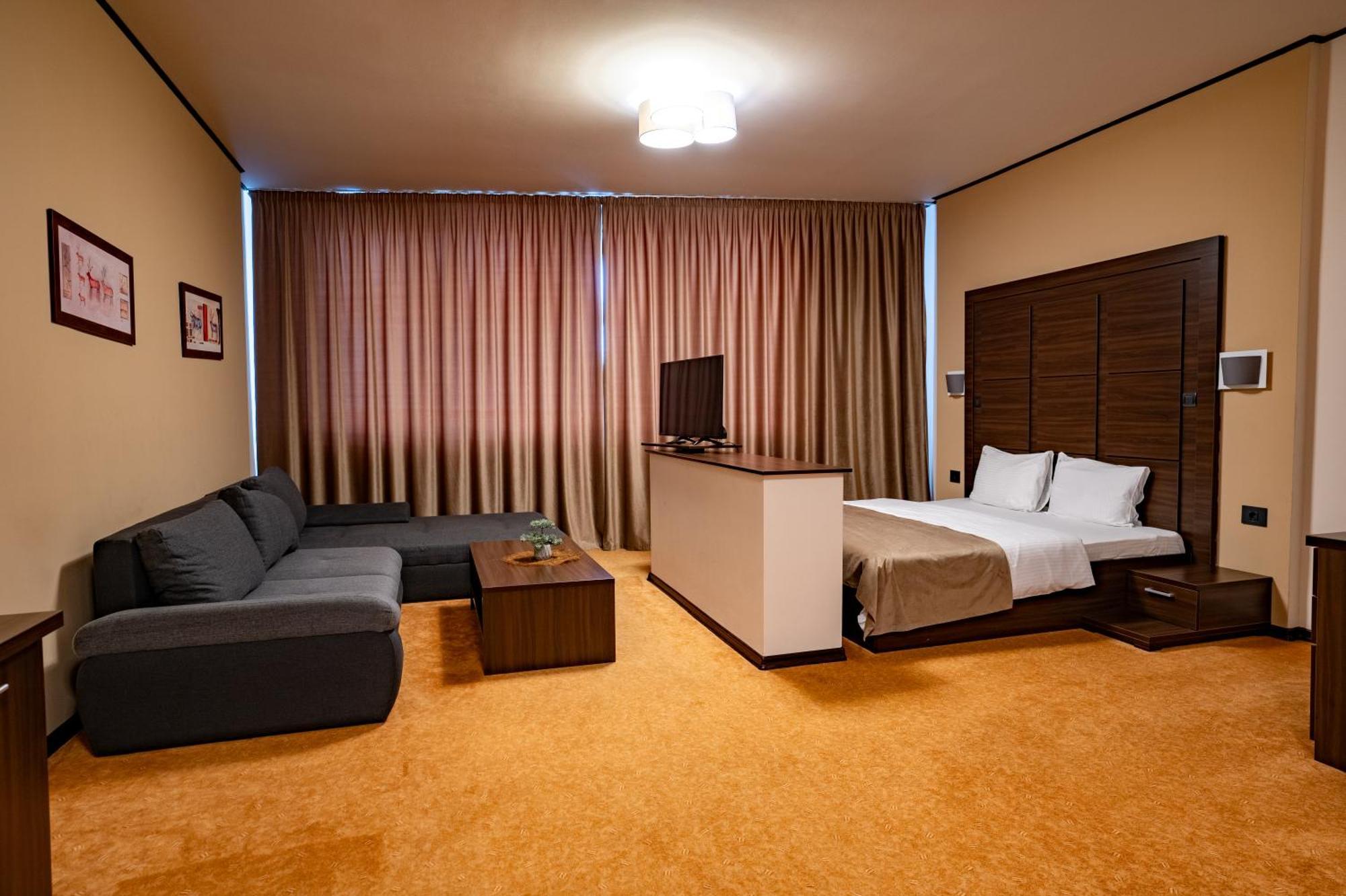 Hotel Aurelia Chisoda Exterior photo