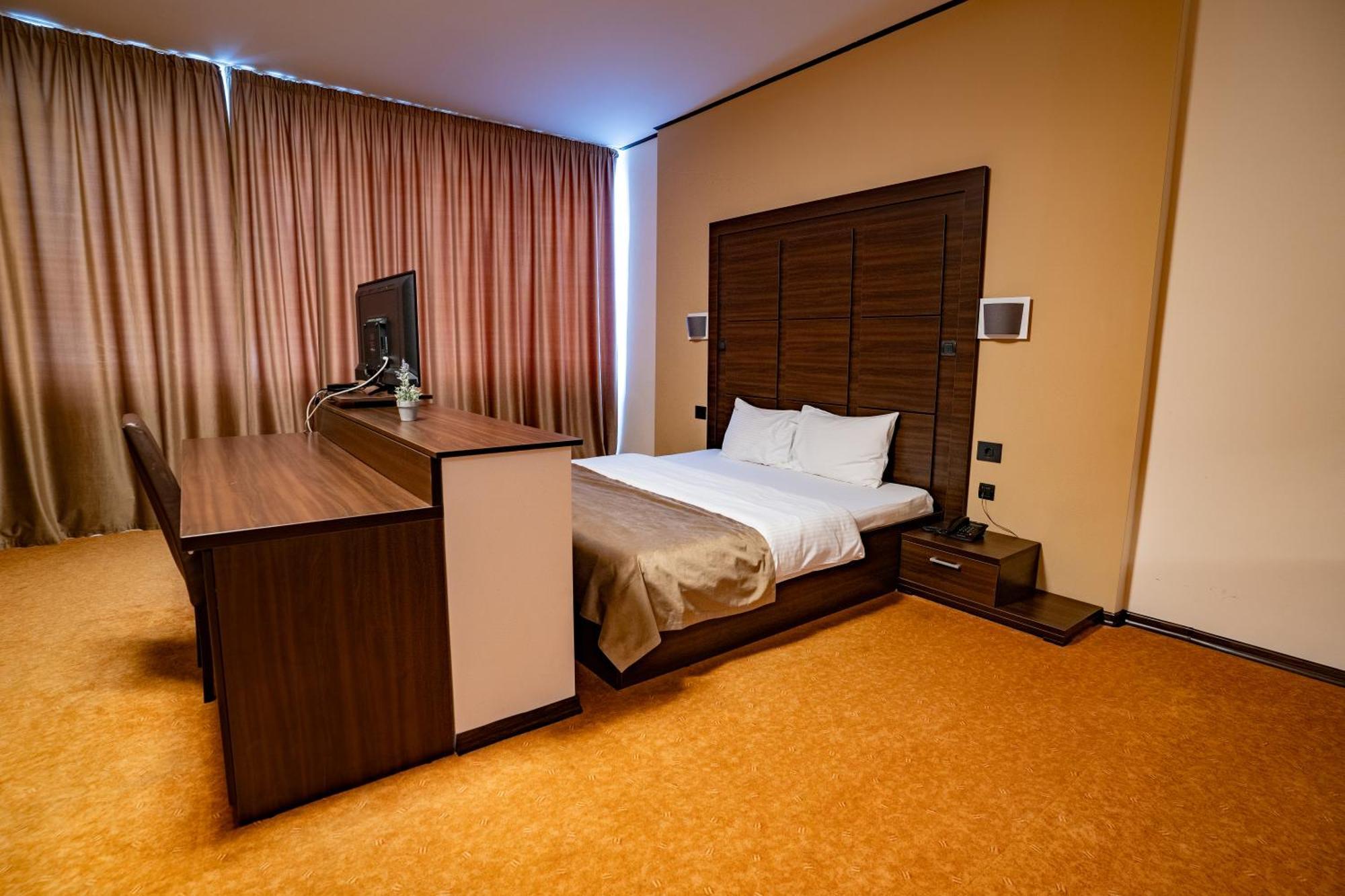 Hotel Aurelia Chisoda Exterior photo