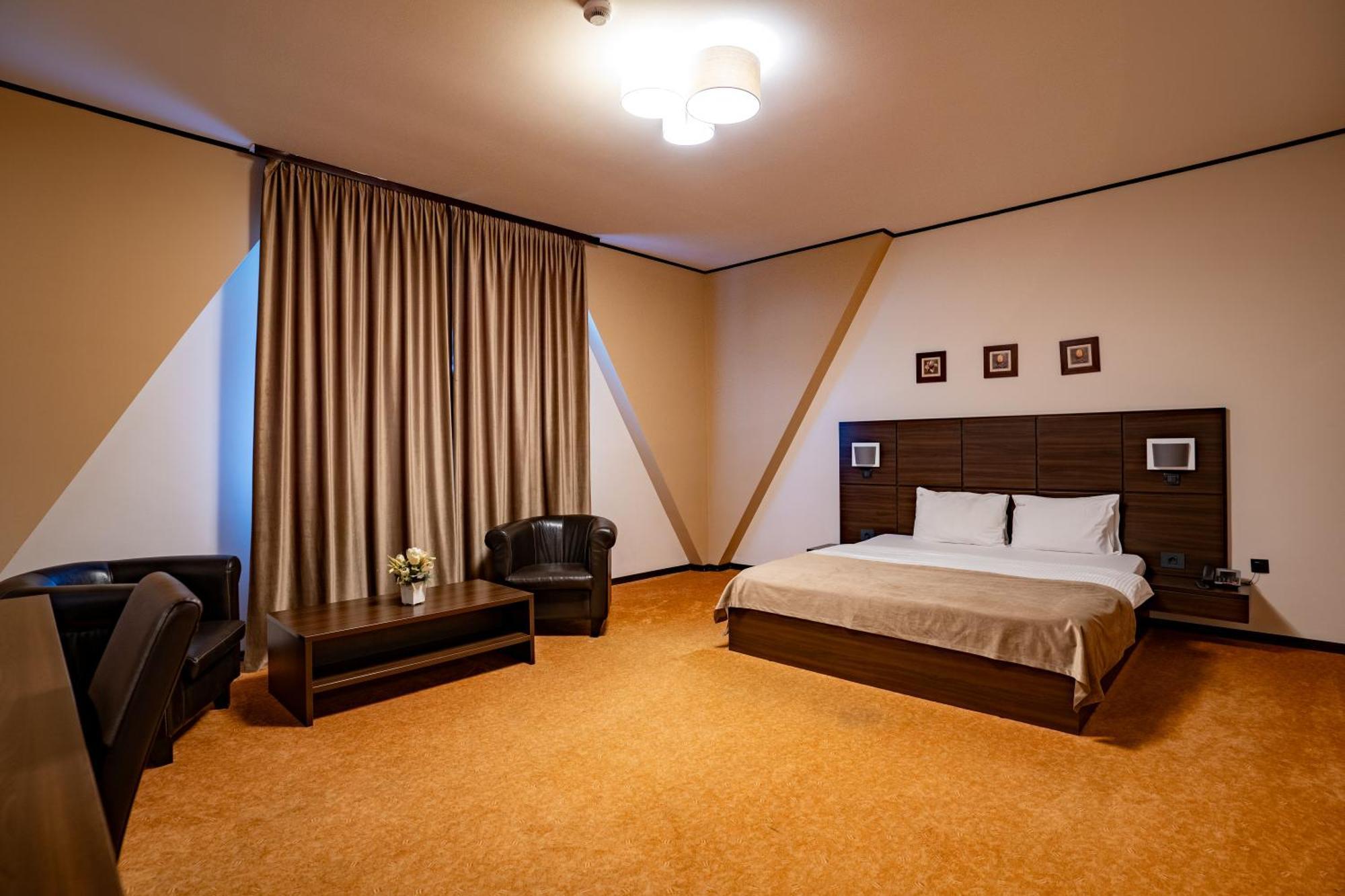 Hotel Aurelia Chisoda Exterior photo